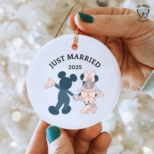 Just Married 2025 Mouse Couple - Ornament Decal